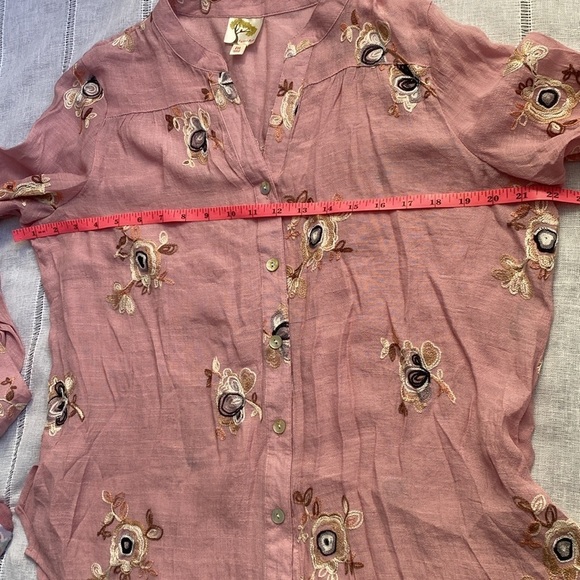Fig and flower embroidered button down blouse in dusty rose. - Picture 13 of 14